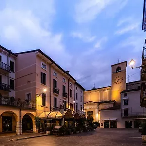https://flowers-apartments-desenzano-del-garda.it-lombardy.com