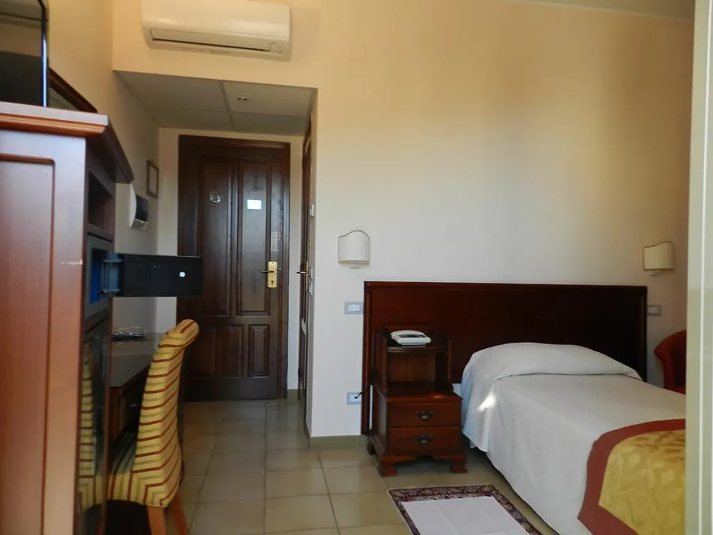 Hotel Il Mulino Capo dʼOrlando 4*,  Italie